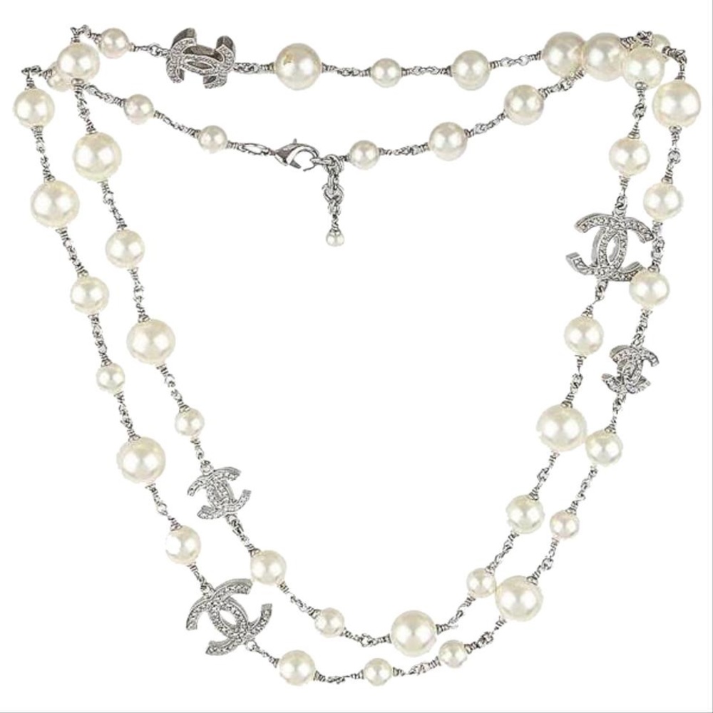 🚫Sold🚫2022 Authentic Chanel 5 Crystals CC Pearl Necklace